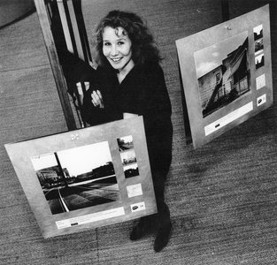 351109 Portret van Manon van der Wiel, interim-coördinator van het Architectuurcentrum Aorta (Achter de Dom 14) te Utrecht.